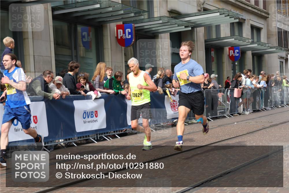 13.09.2026 - 21. swb-Marathon Bremen Strokosch-Dieckow http://msf.ph/oto/10291880 13.09.2026 10:45:32 Ziel 10436, 10464, 10541, 10583, 10987, 11015, 11063, 11279, 11559, 11762, 11845, 11956, 12033, 12069, 12087, 12556, 12557, 13532, 13595, 13612, 13628, 10143, 10318, 10352, 10398, 10536, 10866, 11020, 11088, 11209, 11232, 11396, 11478, 11695, 11749, 11835, 12054, 12290, 12355, 12475, 12534 meine-sportfotos.de