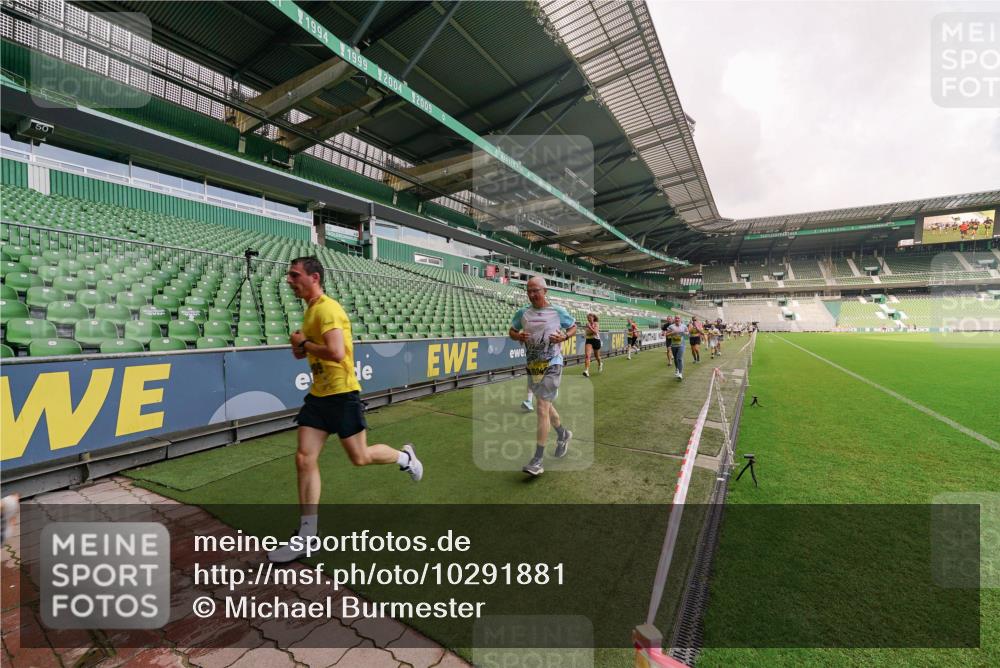 13.09.2026 - 21. swb-Marathon Bremen Michael Burmester http://msf.ph/oto/10291881 13.09.2026 10:27:02 Laufen im Stadion 10096, 10142, 10172, 10210, 10214, 10228, 10231, 10269, 10289, 10310, 10318, 10319, 10342, 10352, 10398, 10436, 10445, 10447, 10454, 10464, 10489, 10504, 10514, 10536, 10541, 10566, 10583, 10628, 10638, 10735, 10742, 10744, 10806, 10807, 10846, 10860, 10866, 10873, 10897, 10898, 10956, 10987, 10992, 11015, 11019, 11060, 11063, 11076, 11088, 11110, 11111, 11130, 11135, 11148, 11155, 11187, 11193, 11199, 11209, 11232, 11279, 11614 meine-sportfotos.de