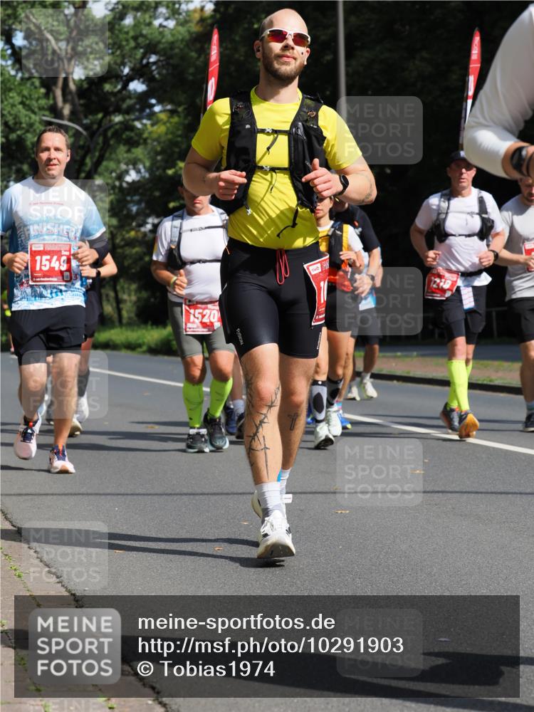 13.09.2026 - 21. swb-Marathon Bremen TobiasT http://msf.ph/oto/10291903 13.09.2026 12:37:58 Laufen 1549, 1520, 1279 meine-sportfotos.de