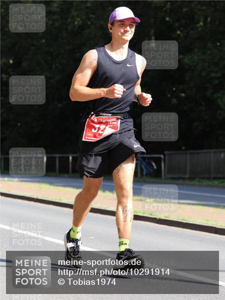 13.09.2026 - 21. swb-Marathon Bremen TobiasT http://msf.ph/oto/10291914 13.09.2026 12:38:30 Laufen 32, 21 meine-sportfotos.de