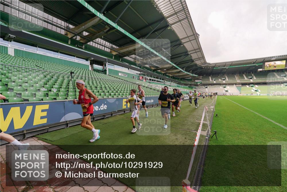 13.09.2026 - 21. swb-Marathon Bremen Michael Burmester http://msf.ph/oto/10291929 13.09.2026 10:27:07 Laufen im Stadion 10096, 10142, 10172, 10210, 10214, 10223, 10228, 10231, 10269, 10289, 10310, 10318, 10319, 10342, 10352, 10393, 10398, 10436, 10445, 10447, 10454, 10464, 10489, 10504, 10514, 10536, 10541, 10566, 10583, 10628, 10638, 10735, 10742, 10744, 10806, 10807, 10846, 10860, 10866, 10873, 10897, 10898, 10956, 10987, 10992, 11015, 11019, 11060, 11063, 11076, 11088, 11110, 11111, 11130, 11135, 11148, 11155, 11187, 11193, 11199, 11209, 11232, 11279 meine-sportfotos.de