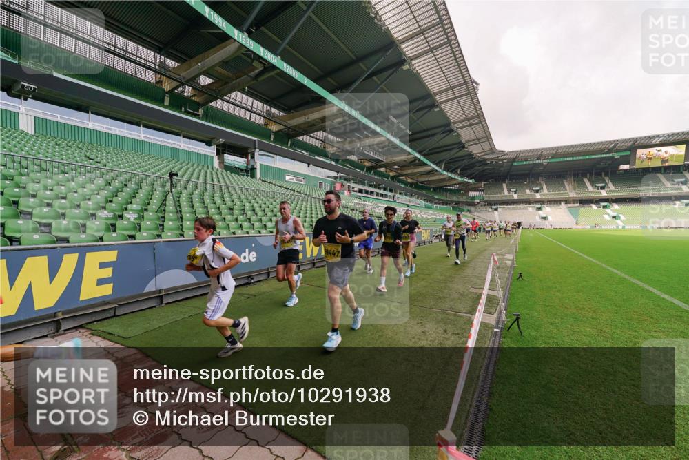 13.09.2026 - 21. swb-Marathon Bremen Michael Burmester http://msf.ph/oto/10291938 13.09.2026 10:27:08 Laufen im Stadion 10096, 10142, 10172, 10210, 10214, 10223, 10228, 10231, 10269, 10289, 10310, 10318, 10319, 10342, 10352, 10393, 10398, 10436, 10445, 10447, 10454, 10464, 10489, 10504, 10514, 10536, 10541, 10566, 10583, 10628, 10638, 10735, 10742, 10744, 10806, 10807, 10846, 10860, 10866, 10873, 10897, 10898, 10917, 10956, 10987, 10992, 11015, 11019, 11060, 11063, 11076, 11088, 11110, 11111, 11130, 11135, 11148, 11155, 11187, 11193, 11199, 11209, 11232, 11279 meine-sportfotos.de