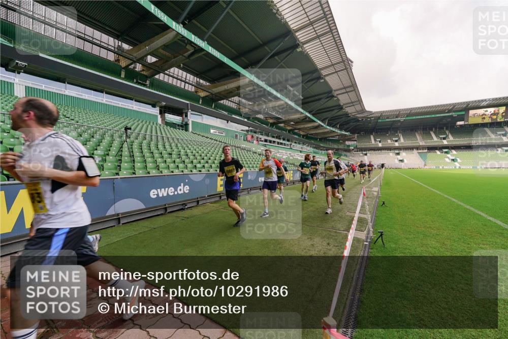 13.09.2026 - 21. swb-Marathon Bremen Michael Burmester http://msf.ph/oto/10291986 13.09.2026 10:27:16 Laufen im Stadion 10096, 10142, 10172, 10189, 10210, 10214, 10223, 10228, 10231, 10269, 10289, 10293, 10310, 10318, 10319, 10352, 10393, 10398, 10436, 10445, 10447, 10454, 10464, 10489, 10504, 10514, 10536, 10541, 10566, 10583, 10594, 10628, 10638, 10735, 10744, 10806, 10807, 10846, 10860, 10866, 10873, 10897, 10898, 10917, 10956, 10987, 10992, 11015, 11060, 11063, 11076, 11110, 11111, 11130, 11135, 11148, 11155, 11187, 11193, 11199, 11209, 11232, 11279 meine-sportfotos.de