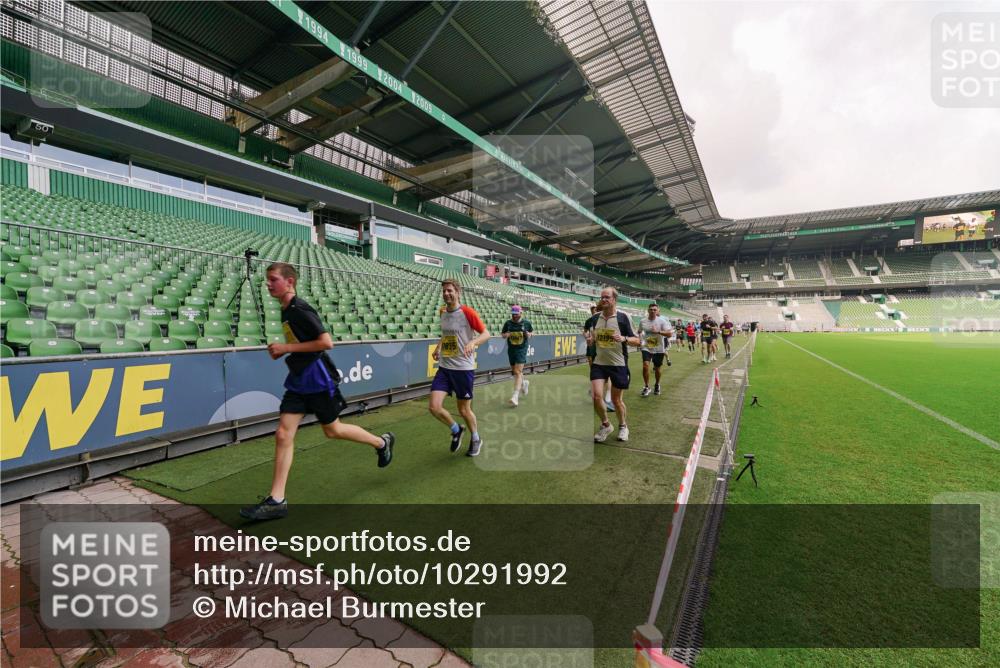 13.09.2026 - 21. swb-Marathon Bremen Michael Burmester http://msf.ph/oto/10291992 13.09.2026 10:27:17 Laufen im Stadion 10096, 10142, 10172, 10189, 10210, 10214, 10223, 10228, 10231, 10269, 10289, 10293, 10310, 10318, 10319, 10352, 10393, 10398, 10436, 10445, 10447, 10454, 10464, 10489, 10504, 10508, 10514, 10536, 10541, 10566, 10583, 10594, 10628, 10638, 10735, 10744, 10806, 10807, 10846, 10860, 10866, 10873, 10897, 10898, 10917, 10956, 10987, 10992, 11015, 11060, 11063, 11076, 11110, 11111, 11130, 11135, 11148, 11155, 11187, 11193, 11199, 11209, 11232, 11279 meine-sportfotos.de