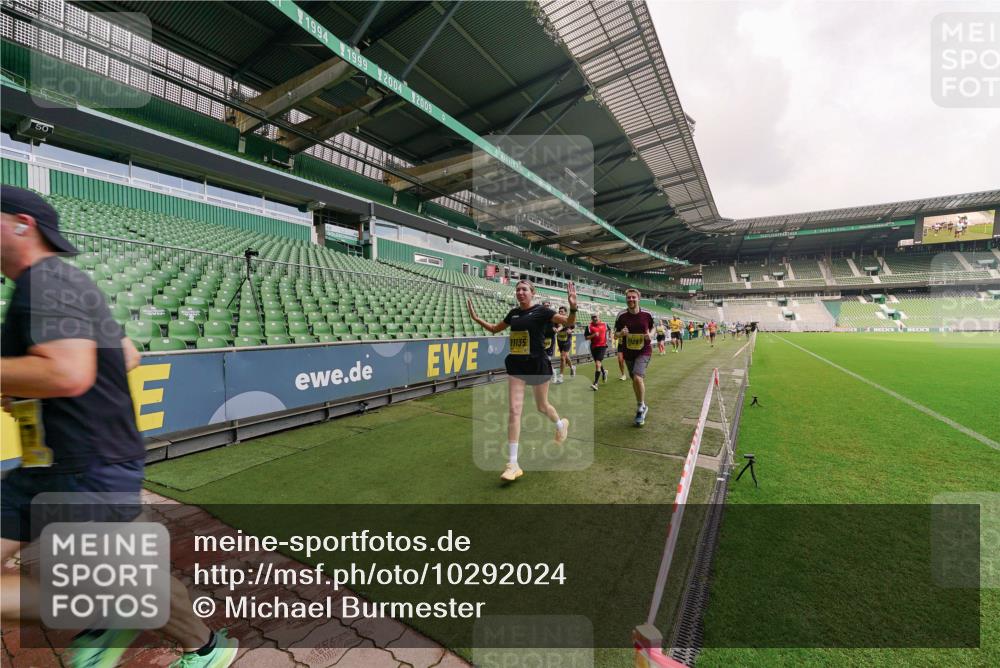 13.09.2026 - 21. swb-Marathon Bremen Michael Burmester http://msf.ph/oto/10292024 13.09.2026 10:27:21 Laufen im Stadion 10096, 10142, 10172, 10189, 10210, 10214, 10223, 10228, 10231, 10269, 10289, 10293, 10310, 10318, 10319, 10329, 10352, 10393, 10398, 10436, 10445, 10447, 10454, 10464, 10489, 10504, 10508, 10514, 10536, 10541, 10566, 10583, 10594, 10628, 10638, 10735, 10744, 10806, 10807, 10846, 10860, 10866, 10873, 10897, 10898, 10917, 10956, 10987, 10992, 11015, 11060, 11063, 11076, 11110, 11111, 11130, 11135, 11148, 11155, 11187, 11193, 11199, 11209, 11232, 11279 meine-sportfotos.de