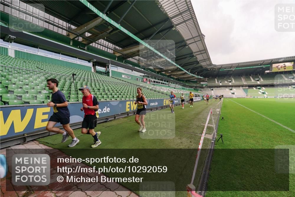 13.09.2026 - 21. swb-Marathon Bremen Michael Burmester http://msf.ph/oto/10292059 13.09.2026 10:27:24 Laufen im Stadion 10096, 10142, 10172, 10189, 10210, 10214, 10223, 10228, 10231, 10269, 10289, 10293, 10310, 10318, 10319, 10329, 10352, 10393, 10436, 10445, 10447, 10454, 10464, 10489, 10504, 10508, 10514, 10536, 10541, 10566, 10583, 10594, 10628, 10638, 10735, 10744, 10806, 10807, 10814, 10846, 10860, 10866, 10873, 10897, 10898, 10917, 10956, 10992, 11015, 11060, 11063, 11076, 11110, 11111, 11130, 11135, 11148, 11155, 11187, 11193, 11199, 11209, 11232, 11279 meine-sportfotos.de