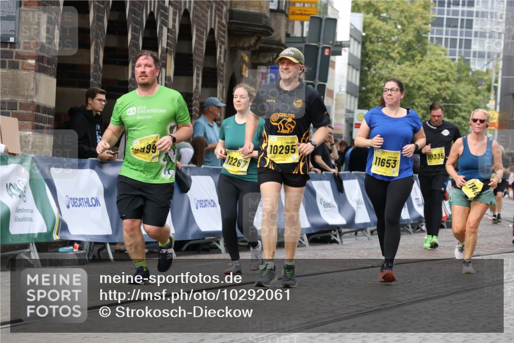 13.09.2026 - 21. swb-Marathon Bremen Strokosch-Dieckow http://msf.ph/oto/10292061 13.09.2026 11:17:05 Ziel 10679, 11456, 11867, 12089, 12158, 10335, 10773, 10779, 11355, 11495, 11672, 12101 meine-sportfotos.de