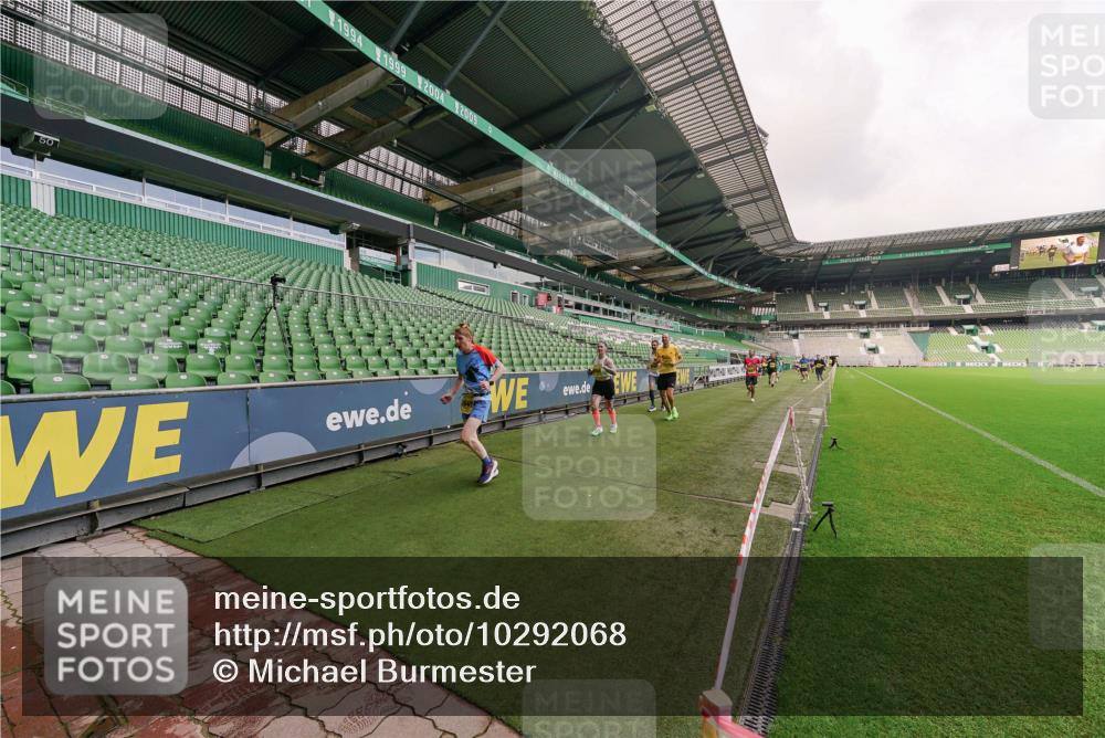 13.09.2026 - 21. swb-Marathon Bremen Michael Burmester http://msf.ph/oto/10292068 13.09.2026 10:27:26 Laufen im Stadion 10096, 10142, 10172, 10189, 10210, 10214, 10223, 10228, 10231, 10269, 10270, 10289, 10293, 10310, 10318, 10319, 10329, 10352, 10393, 10436, 10445, 10447, 10454, 10464, 10489, 10504, 10508, 10514, 10536, 10541, 10566, 10583, 10594, 10628, 10638, 10735, 10744, 10807, 10814, 10846, 10860, 10866, 10873, 10897, 10898, 10917, 10956, 10992, 11015, 11060, 11063, 11076, 11092, 11110, 11111, 11130, 11135, 11148, 11155, 11187, 11193, 11199, 11209, 11232, 11279 meine-sportfotos.de