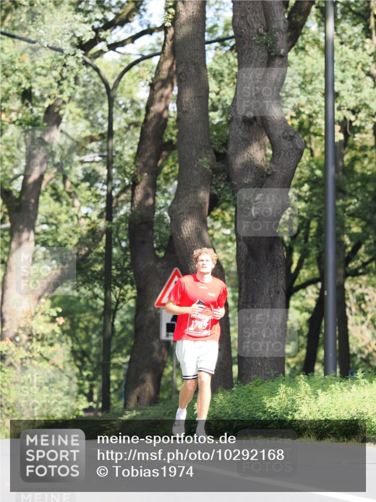 13.09.2026 - 21. swb-Marathon Bremen TobiasT http://msf.ph/oto/10292168 13.09.2026 12:45:22 Laufen  meine-sportfotos.de