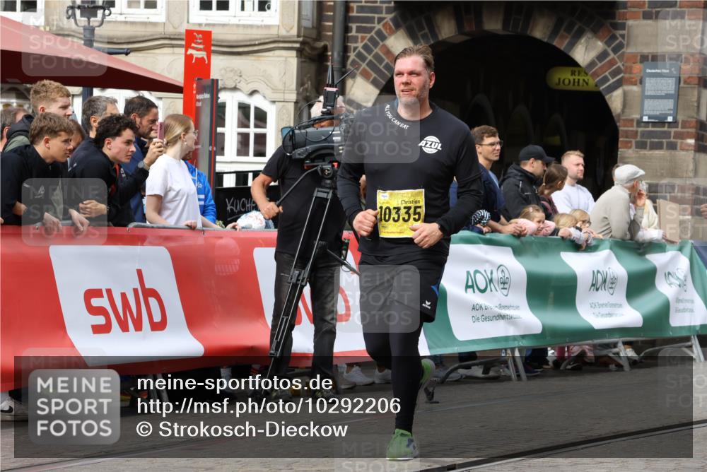 13.09.2026 - 21. swb-Marathon Bremen Strokosch-Dieckow http://msf.ph/oto/10292206 13.09.2026 11:17:14 Ziel 10295, 10679, 10999, 11456, 11461, 11653, 11867, 12089, 12287, 10472, 10773, 10779, 10979, 11709 meine-sportfotos.de