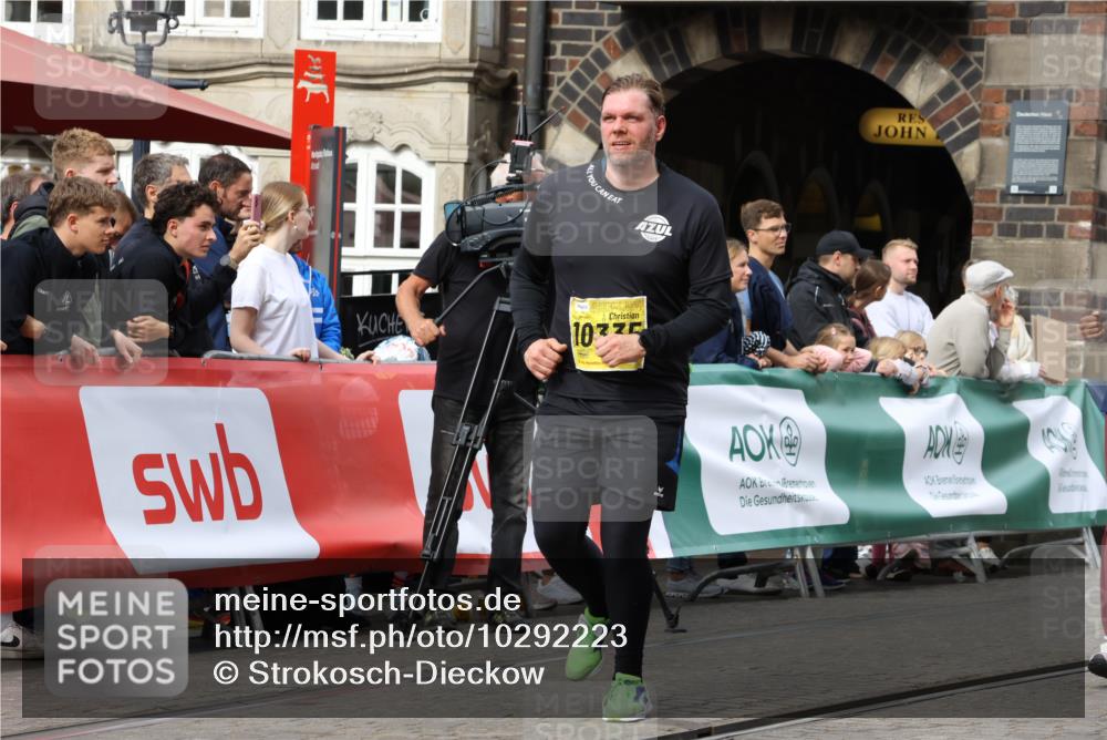 13.09.2026 - 21. swb-Marathon Bremen Strokosch-Dieckow http://msf.ph/oto/10292223 13.09.2026 11:17:14 Ziel 10295, 10679, 10999, 11456, 11461, 11653, 11867, 12089, 12287, 10472, 10773, 10779, 10979, 11709 meine-sportfotos.de