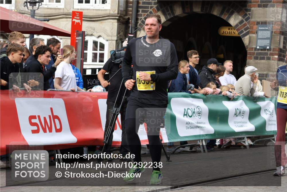 13.09.2026 - 21. swb-Marathon Bremen Strokosch-Dieckow http://msf.ph/oto/10292238 13.09.2026 11:17:14 Ziel 10295, 10679, 10999, 11456, 11461, 11653, 11867, 12089, 12287, 10472, 10773, 10779, 10979, 11709 meine-sportfotos.de