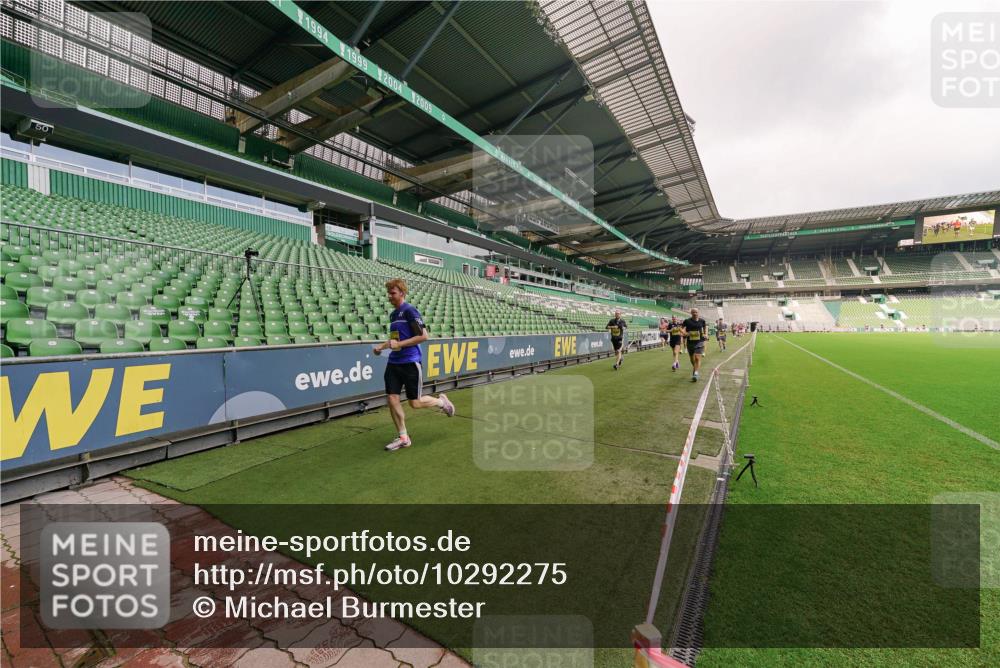 13.09.2026 - 21. swb-Marathon Bremen Michael Burmester http://msf.ph/oto/10292275 13.09.2026 10:28:07 Laufen im Stadion 10096, 10142, 10170, 10172, 10189, 10223, 10231, 10267, 10269, 10270, 10289, 10293, 10294, 10310, 10316, 10319, 10329, 10393, 10421, 10464, 10489, 10504, 10508, 10514, 10525, 10538, 10541, 10544, 10566, 10583, 10594, 10628, 10638, 10655, 10709, 10739, 10744, 10770, 10814, 10835, 10846, 10860, 10873, 10876, 10897, 10898, 10910, 10917, 10923, 10956, 10992, 10993, 11005, 11018, 11035, 11058, 11060, 11063, 11076, 11087, 11092, 11110, 11111, 11148, 11170, 11193 meine-sportfotos.de