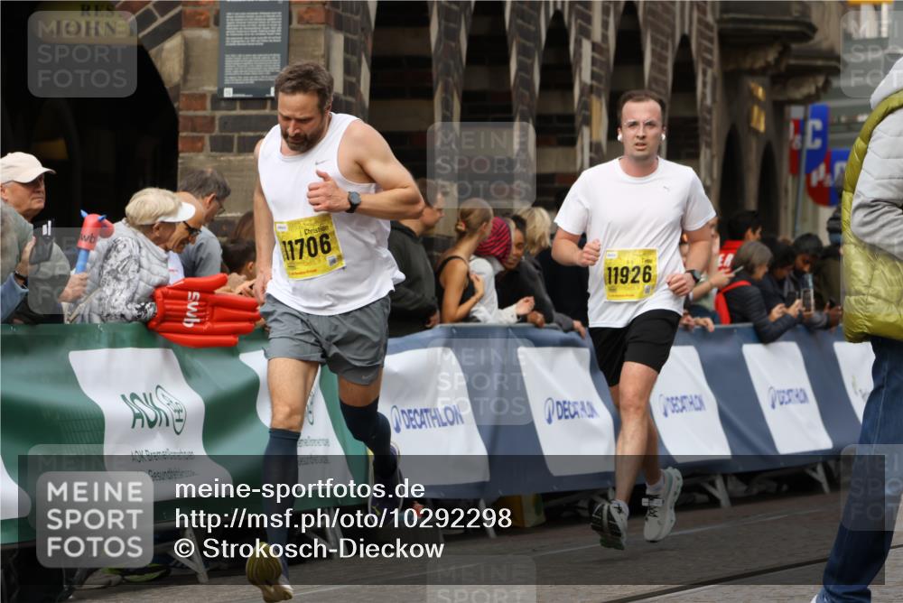 13.09.2026 - 21. swb-Marathon Bremen Strokosch-Dieckow http://msf.ph/oto/10292298 13.09.2026 10:46:25 Ziel 10436, 10447, 10992, 11925, 11956, 12556, 12557, 13529, 13609, 13612, 13640, 10590, 10897, 11110, 11155, 11356, 12035, 13511 meine-sportfotos.de