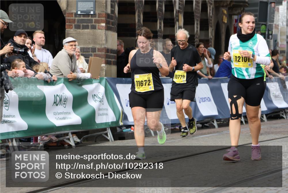 13.09.2026 - 21. swb-Marathon Bremen Strokosch-Dieckow http://msf.ph/oto/10292318 13.09.2026 11:17:21 Ziel 10295, 10335, 10999, 11355, 11461, 11653, 11867, 12089, 12287, 10472, 10979, 11709, 12334 meine-sportfotos.de