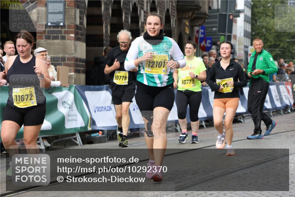 13.09.2026 - 21. swb-Marathon Bremen Strokosch-Dieckow http://msf.ph/oto/10292370 13.09.2026 11:17:22 Ziel 10295, 10335, 10999, 11355, 11461, 11653, 11867, 12089, 12287, 10472, 10979, 11709, 12334 meine-sportfotos.de