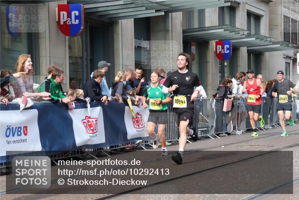 13.09.2026 - 21. swb-Marathon Bremen Strokosch-Dieckow http://msf.ph/oto/10292413 13.09.2026 10:45:37 Ziel 10436, 10464, 10987, 11015, 11279, 11559, 11762, 11845, 11956, 12033, 12069, 12087, 12556, 12557, 13529, 13595, 13612, 10318, 10352, 10398, 10536, 10541, 10583, 11063, 11088, 11209, 11232, 11478, 11559, 11695, 11749, 11835, 11845, 12054, 12087, 12290, 12355, 12475, 12534, 13532, 13628 meine-sportfotos.de