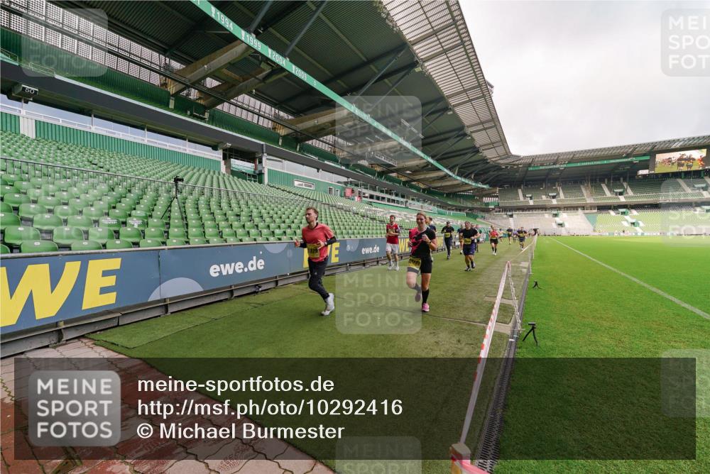 13.09.2026 - 21. swb-Marathon Bremen Michael Burmester http://msf.ph/oto/10292416 13.09.2026 10:28:39 Laufen im Stadion 10142, 10170, 10183, 10189, 10200, 10223, 10267, 10269, 10270, 10293, 10294, 10310, 10316, 10329, 10348, 10381, 10393, 10421, 10426, 10508, 10525, 10537, 10538, 10544, 10566, 10594, 10655, 10709, 10739, 10763, 10770, 10814, 10835, 10840, 10846, 10860, 10876, 10897, 10898, 10910, 10917, 10923, 10966, 10993, 11005, 11007, 11018, 11035, 11058, 11076, 11087, 11092, 11109, 11110, 11111, 11148, 11170 meine-sportfotos.de