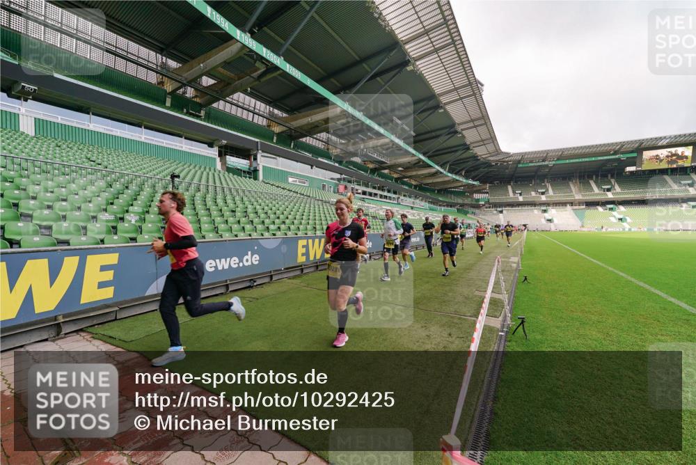 13.09.2026 - 21. swb-Marathon Bremen Michael Burmester http://msf.ph/oto/10292425 13.09.2026 10:28:40 Laufen im Stadion 10142, 10170, 10183, 10189, 10200, 10223, 10267, 10269, 10270, 10293, 10294, 10310, 10316, 10329, 10348, 10381, 10393, 10421, 10426, 10508, 10525, 10537, 10538, 10544, 10566, 10594, 10655, 10709, 10739, 10763, 10770, 10814, 10835, 10840, 10846, 10860, 10876, 10897, 10898, 10910, 10917, 10923, 10966, 10993, 11005, 11007, 11018, 11035, 11058, 11076, 11087, 11092, 11109, 11111, 11148, 11170 meine-sportfotos.de
