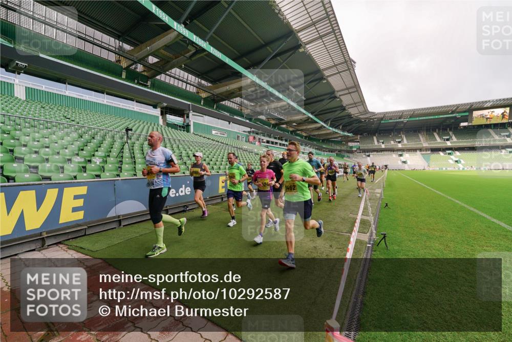 13.09.2026 - 21. swb-Marathon Bremen Michael Burmester http://msf.ph/oto/10292587 13.09.2026 10:29:02 Laufen im Stadion 10162, 10170, 10183, 10189, 10200, 10218, 10223, 10253, 10267, 10270, 10293, 10294, 10316, 10329, 10334, 10348, 10381, 10393, 10421, 10426, 10467, 10508, 10525, 10537, 10538, 10544, 10585, 10594, 10655, 10709, 10734, 10739, 10761, 10763, 10770, 10814, 10825, 10827, 10835, 10840, 10846, 10860, 10876, 10910, 10917, 10923, 10966, 10993, 11005, 11007, 11018, 11035, 11058, 11076, 11087, 11092, 11109, 11111, 11170 meine-sportfotos.de