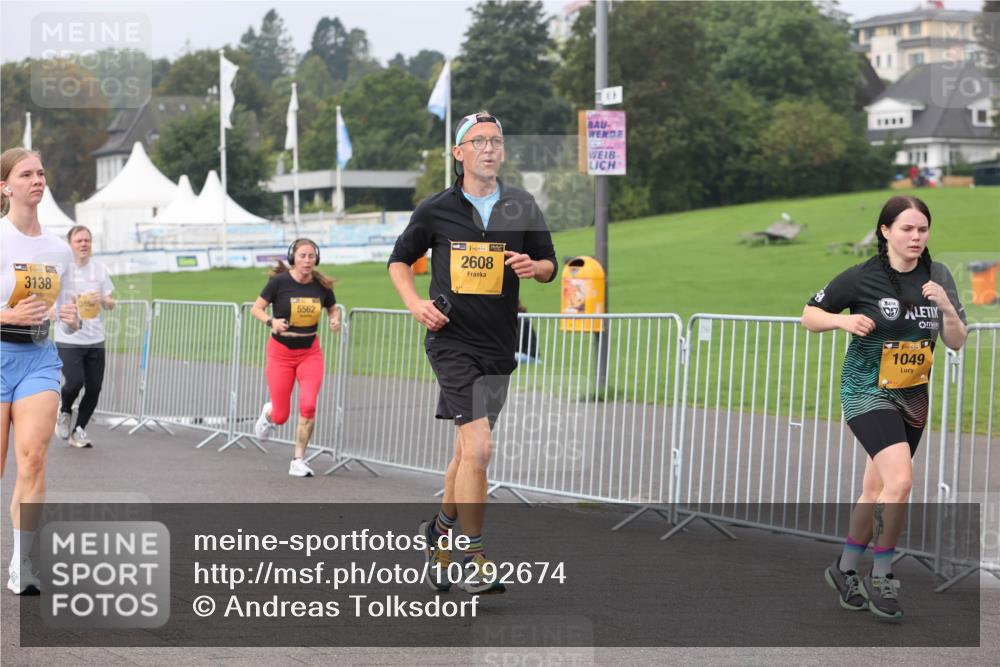 13.09.2026 - Kiel Lauf Andreas Tolksdorf http://msf.ph/oto/10292674 13.09.2026 09:25:30 Kiellinie 39, 3138, 5562, 2608, 39, 1049 meine-sportfotos.de