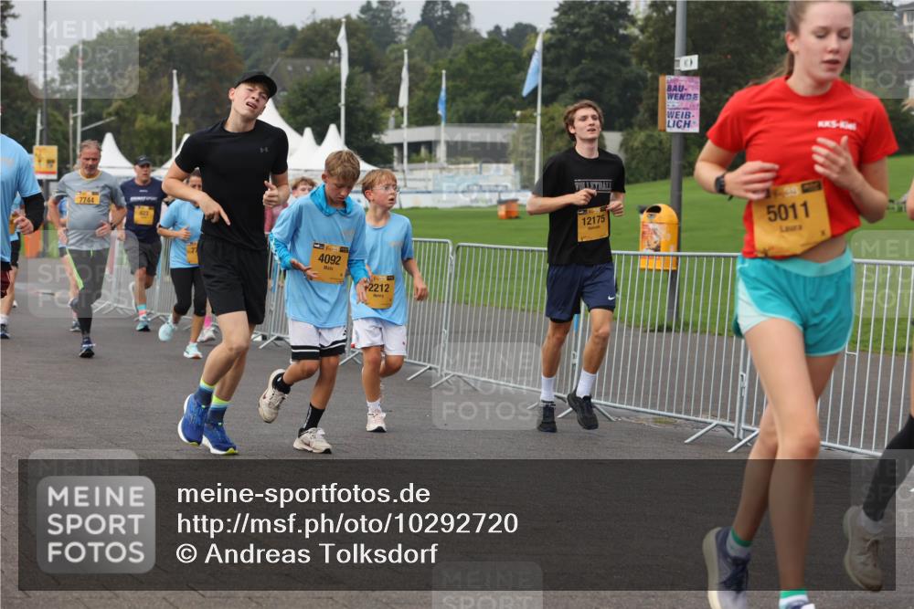 13.09.2026 - Kiel Lauf Andreas Tolksdorf http://msf.ph/oto/10292720 13.09.2026 09:25:35 Kiellinie 7744, 39, 4092, 39, 2212, 12175, 5011 meine-sportfotos.de