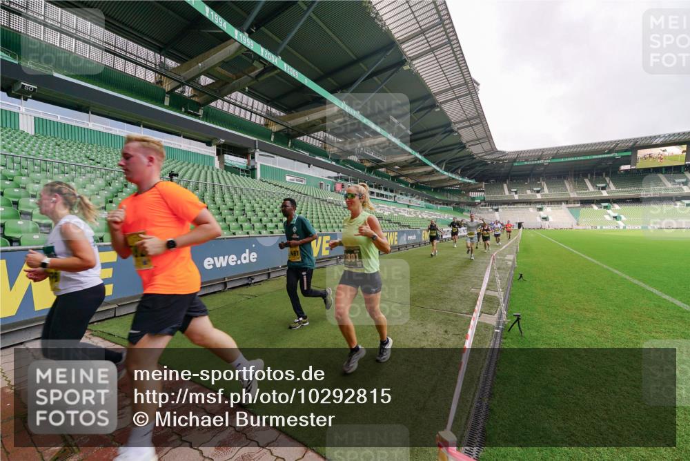 13.09.2026 - 21. swb-Marathon Bremen Michael Burmester http://msf.ph/oto/10292815 13.09.2026 10:29:45 Laufen im Stadion 10162, 10170, 10183, 10193, 10200, 10218, 10233, 10253, 10267, 10294, 10316, 10334, 10339, 10348, 10359, 10381, 10392, 10421, 10426, 10452, 10467, 10515, 10525, 10537, 10538, 10544, 10585, 10588, 10641, 10652, 10655, 10709, 10734, 10739, 10761, 10763, 10764, 10780, 10808, 10825, 10827, 10835, 10837, 10840, 10862, 10863, 10876, 10884, 10887, 10906, 10910, 10923, 10966, 10984, 10993, 11002, 11005, 11007, 11018, 11035, 11038, 11058, 11087, 11109, 11170 meine-sportfotos.de