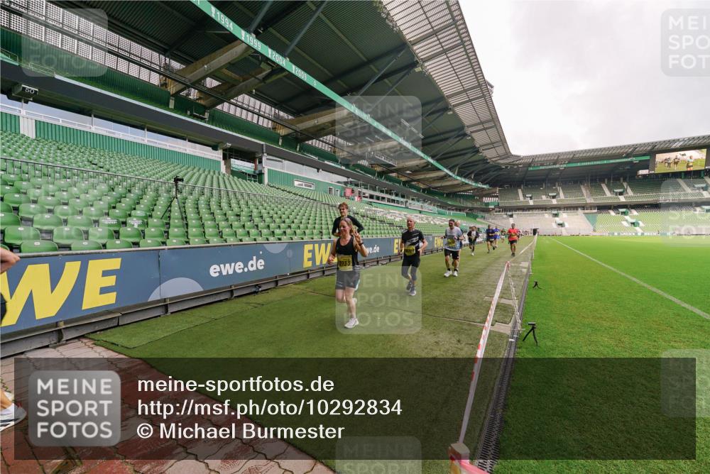13.09.2026 - 21. swb-Marathon Bremen Michael Burmester http://msf.ph/oto/10292834 13.09.2026 10:29:50 Laufen im Stadion 10162, 10170, 10183, 10193, 10200, 10218, 10233, 10253, 10267, 10294, 10304, 10316, 10334, 10339, 10348, 10359, 10381, 10392, 10421, 10426, 10452, 10467, 10515, 10525, 10537, 10538, 10544, 10585, 10588, 10641, 10652, 10709, 10734, 10739, 10761, 10763, 10764, 10780, 10808, 10825, 10827, 10835, 10837, 10840, 10862, 10863, 10876, 10884, 10887, 10906, 10910, 10923, 10966, 10984, 10993, 11002, 11005, 11007, 11018, 11035, 11038, 11058, 11109, 11170 meine-sportfotos.de
