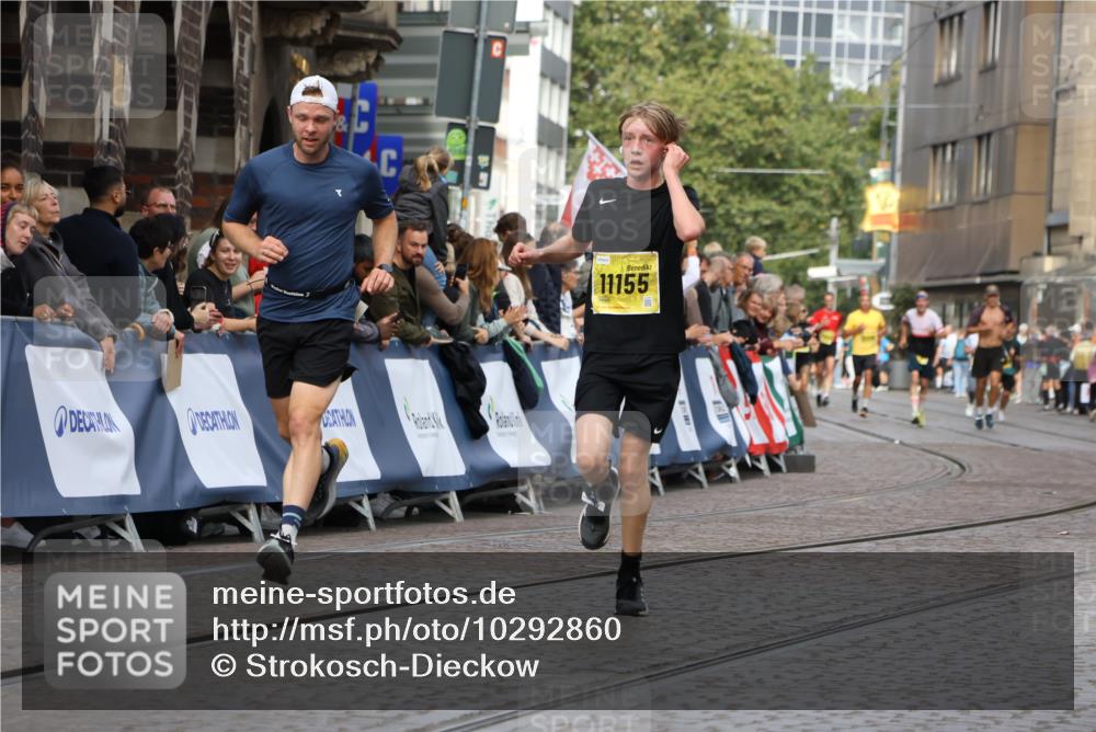 13.09.2026 - 21. swb-Marathon Bremen Strokosch-Dieckow http://msf.ph/oto/10292860 13.09.2026 10:46:44 Ziel 10228, 10897, 11110, 11287, 11356, 11706, 11926, 12035, 13511, 10289, 10445, 10504, 11199, 11212, 11608, 11661, 11783, 12364, 12375 meine-sportfotos.de