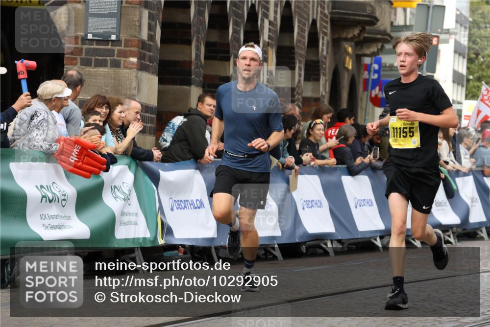 13.09.2026 - 21. swb-Marathon Bremen Strokosch-Dieckow http://msf.ph/oto/10292905 13.09.2026 10:46:45 Ziel 10228, 10897, 11110, 11287, 11356, 11706, 11926, 12035, 13511, 10289, 10445, 10504, 11199, 11212, 11344, 11608, 11661, 11783, 12364, 12375 meine-sportfotos.de