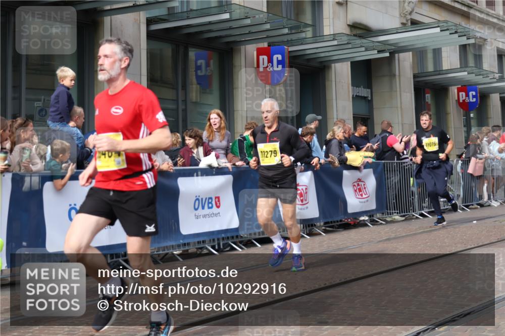 13.09.2026 - 21. swb-Marathon Bremen Strokosch-Dieckow http://msf.ph/oto/10292916 13.09.2026 10:45:41 Ziel 10436, 10447, 10992, 11015, 11279, 11762, 11925, 11956, 12033, 12069, 12556, 12557, 13529, 13612, 13640, 10318, 10352, 10464, 10536, 10541, 10583, 10987, 11063, 11088, 11209, 11232, 11279, 11478, 11559, 11749, 11835, 11845, 12087, 12290, 12355, 12475, 12534, 13532, 13595, 13628 meine-sportfotos.de