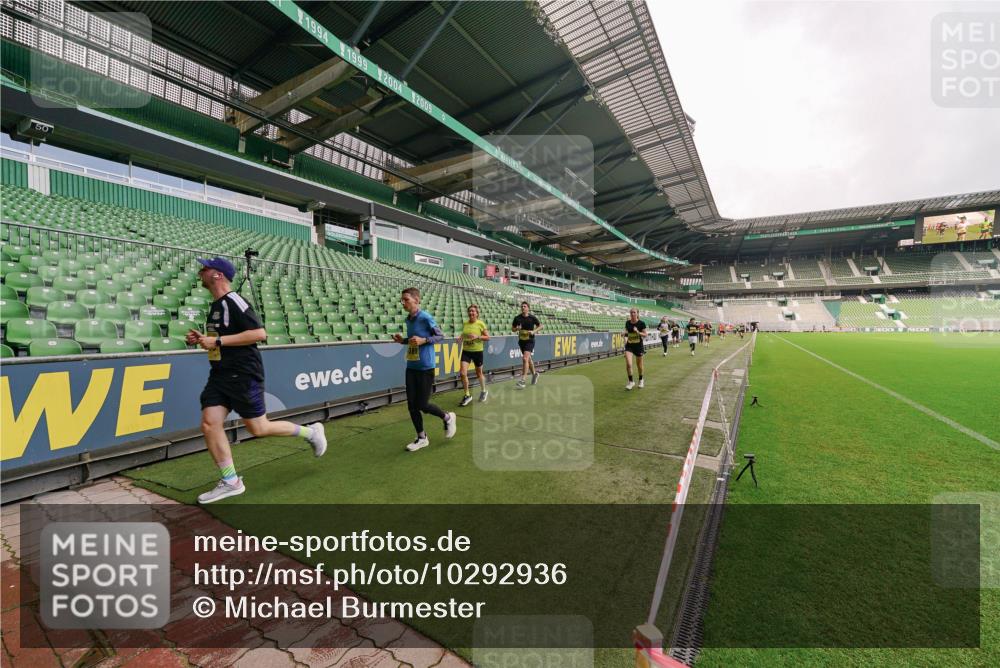 13.09.2026 - 21. swb-Marathon Bremen Michael Burmester http://msf.ph/oto/10292936 13.09.2026 10:30:12 Laufen im Stadion 10162, 10170, 10174, 10183, 10193, 10200, 10218, 10227, 10233, 10253, 10281, 10304, 10334, 10339, 10348, 10359, 10381, 10392, 10426, 10448, 10452, 10467, 10515, 10525, 10537, 10585, 10588, 10641, 10652, 10714, 10734, 10757, 10761, 10763, 10764, 10765, 10780, 10808, 10821, 10822, 10825, 10827, 10837, 10838, 10840, 10862, 10863, 10876, 10884, 10886, 10887, 10906, 10923, 10966, 10984, 11002, 11007, 11018, 11038, 11109 meine-sportfotos.de