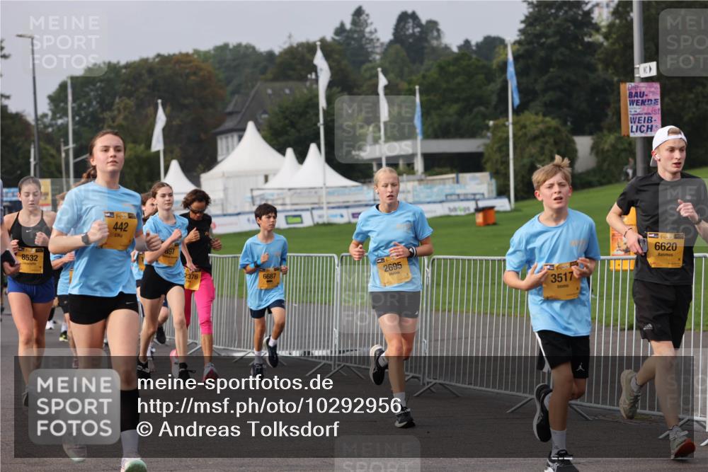 13.09.2026 - Kiel Lauf Andreas Tolksdorf http://msf.ph/oto/10292956 13.09.2026 09:25:10 Kiellinie 8532, 1, 39, 442, 897, 2376, 6687, 2695, 39, 3517, 38, 6620 meine-sportfotos.de