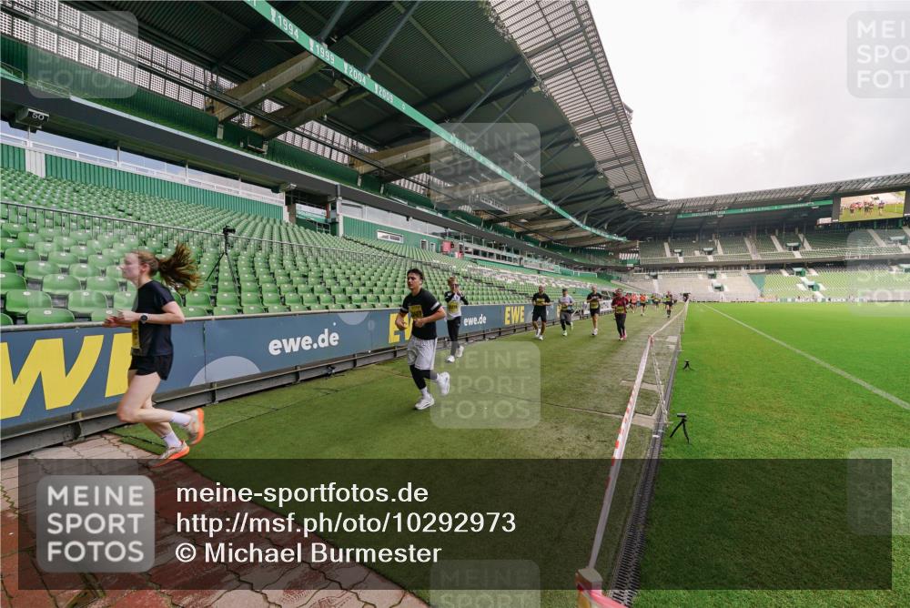 13.09.2026 - 21. swb-Marathon Bremen Michael Burmester http://msf.ph/oto/10292973 13.09.2026 10:30:18 Laufen im Stadion 10141, 10162, 10170, 10174, 10183, 10193, 10200, 10218, 10227, 10233, 10253, 10281, 10304, 10334, 10339, 10348, 10359, 10381, 10392, 10426, 10448, 10452, 10467, 10515, 10537, 10585, 10588, 10641, 10652, 10714, 10734, 10757, 10761, 10763, 10764, 10765, 10780, 10808, 10821, 10822, 10825, 10827, 10837, 10838, 10840, 10862, 10863, 10884, 10886, 10887, 10906, 10966, 10984, 11002, 11007, 11038, 11109, 11350, 11379 meine-sportfotos.de