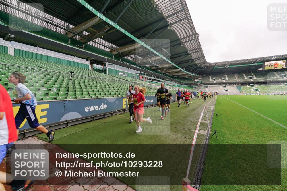 13.09.2026 - 21. swb-Marathon Bremen Michael Burmester http://msf.ph/oto/10293228 13.09.2026 10:31:21 Laufen im Stadion 10141, 10146, 10174, 10193, 10222, 10227, 10233, 10255, 10281, 10284, 10304, 10339, 10359, 10392, 10443, 10448, 10452, 10471, 10478, 10479, 10503, 10515, 10529, 10540, 10543, 10555, 10577, 10579, 10588, 10589, 10608, 10610, 10626, 10631, 10641, 10646, 10652, 10684, 10685, 10703, 10704, 10708, 10714, 10725, 10757, 10765, 10780, 10808, 10821, 10822, 10837, 10838, 10862, 10863, 10884, 10886, 10887, 10906, 10984, 11002, 11038, 11350, 11379 meine-sportfotos.de