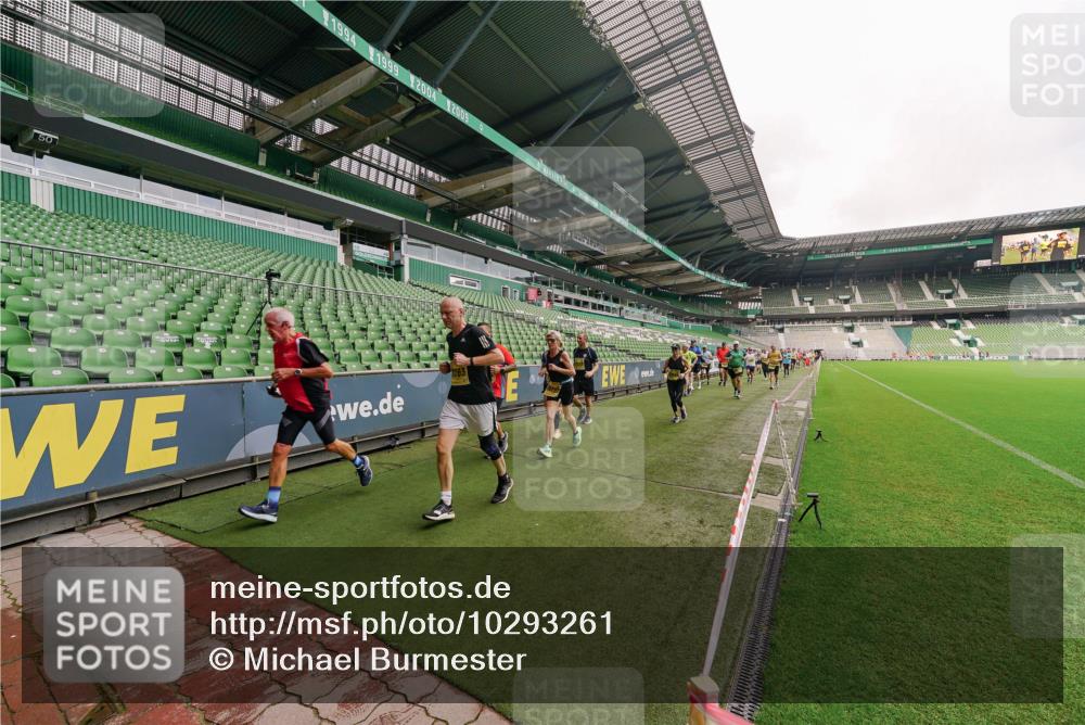 13.09.2026 - 21. swb-Marathon Bremen Michael Burmester http://msf.ph/oto/10293261 13.09.2026 10:31:25 Laufen im Stadion 10141, 10146, 10174, 10193, 10222, 10227, 10233, 10246, 10255, 10281, 10284, 10304, 10339, 10359, 10392, 10443, 10448, 10452, 10471, 10478, 10479, 10503, 10515, 10529, 10540, 10543, 10555, 10577, 10579, 10588, 10589, 10608, 10610, 10626, 10631, 10641, 10646, 10652, 10684, 10685, 10703, 10704, 10708, 10714, 10725, 10757, 10765, 10780, 10808, 10821, 10822, 10837, 10838, 10862, 10863, 10884, 10886, 10887, 10906, 10984, 11002, 11038, 11350, 11379 meine-sportfotos.de