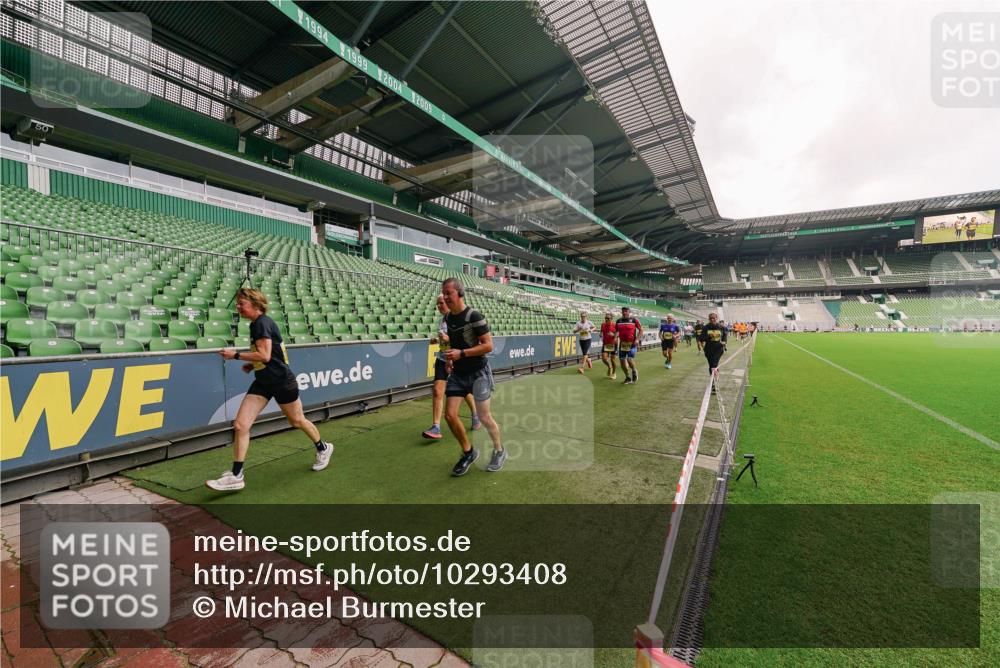 13.09.2026 - 21. swb-Marathon Bremen Michael Burmester http://msf.ph/oto/10293408 13.09.2026 10:31:54 Laufen im Stadion 10141, 10146, 10174, 10222, 10226, 10227, 10243, 10246, 10249, 10255, 10256, 10281, 10284, 10304, 10322, 10339, 10359, 10365, 10372, 10410, 10443, 10448, 10471, 10478, 10479, 10486, 10503, 10517, 10518, 10529, 10540, 10543, 10555, 10565, 10577, 10579, 10589, 10608, 10610, 10626, 10631, 10646, 10670, 10675, 10684, 10685, 10690, 10703, 10704, 10707, 10708, 10714, 10721, 10725, 10757, 10765, 10771, 10821, 10822, 10838, 10886, 11038, 11350, 11379 meine-sportfotos.de