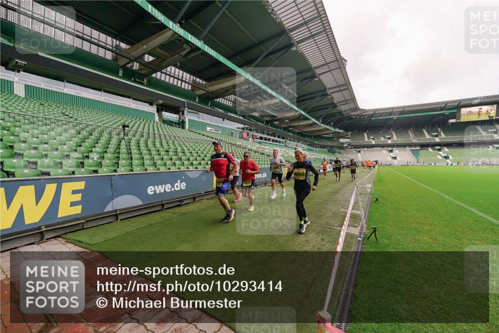 13.09.2026 - 21. swb-Marathon Bremen Michael Burmester http://msf.ph/oto/10293414 13.09.2026 10:31:56 Laufen im Stadion 10141, 10146, 10174, 10222, 10226, 10227, 10243, 10246, 10249, 10255, 10256, 10281, 10284, 10304, 10322, 10339, 10359, 10365, 10372, 10410, 10443, 10448, 10471, 10478, 10479, 10486, 10503, 10517, 10518, 10529, 10540, 10543, 10550, 10555, 10565, 10577, 10579, 10589, 10608, 10610, 10626, 10631, 10646, 10670, 10675, 10684, 10685, 10690, 10703, 10704, 10707, 10708, 10714, 10721, 10725, 10757, 10765, 10771, 10821, 10822, 10838, 10886, 11038, 11350, 11379 meine-sportfotos.de