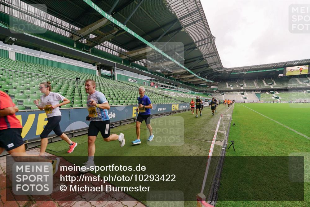 13.09.2026 - 21. swb-Marathon Bremen Michael Burmester http://msf.ph/oto/10293422 13.09.2026 10:31:58 Laufen im Stadion 10141, 10146, 10174, 10222, 10226, 10227, 10243, 10246, 10249, 10255, 10256, 10281, 10284, 10304, 10322, 10365, 10372, 10410, 10443, 10448, 10471, 10478, 10479, 10486, 10503, 10517, 10518, 10529, 10540, 10543, 10550, 10555, 10565, 10577, 10579, 10589, 10608, 10610, 10626, 10631, 10646, 10670, 10675, 10684, 10685, 10690, 10703, 10704, 10707, 10708, 10714, 10721, 10725, 10757, 10765, 10771, 10821, 10822, 10838, 10886, 11350, 11379 meine-sportfotos.de
