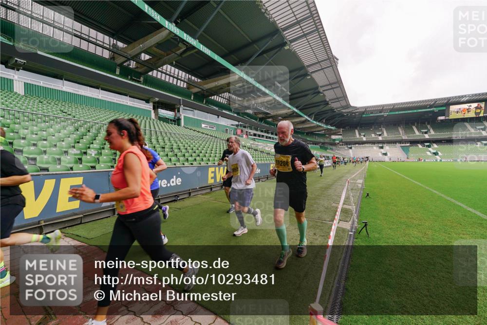 13.09.2026 - 21. swb-Marathon Bremen Michael Burmester http://msf.ph/oto/10293481 13.09.2026 10:32:12 Laufen im Stadion 10067, 10141, 10146, 10203, 10222, 10226, 10227, 10243, 10246, 10249, 10255, 10256, 10284, 10300, 10322, 10365, 10372, 10379, 10410, 10443, 10448, 10471, 10478, 10479, 10486, 10503, 10517, 10518, 10529, 10540, 10543, 10550, 10555, 10565, 10577, 10579, 10589, 10608, 10610, 10626, 10631, 10646, 10670, 10675, 10684, 10685, 10690, 10703, 10704, 10707, 10708, 10721, 10725, 10757, 10771, 10798, 10821, 10822, 10838, 11350, 11379 meine-sportfotos.de