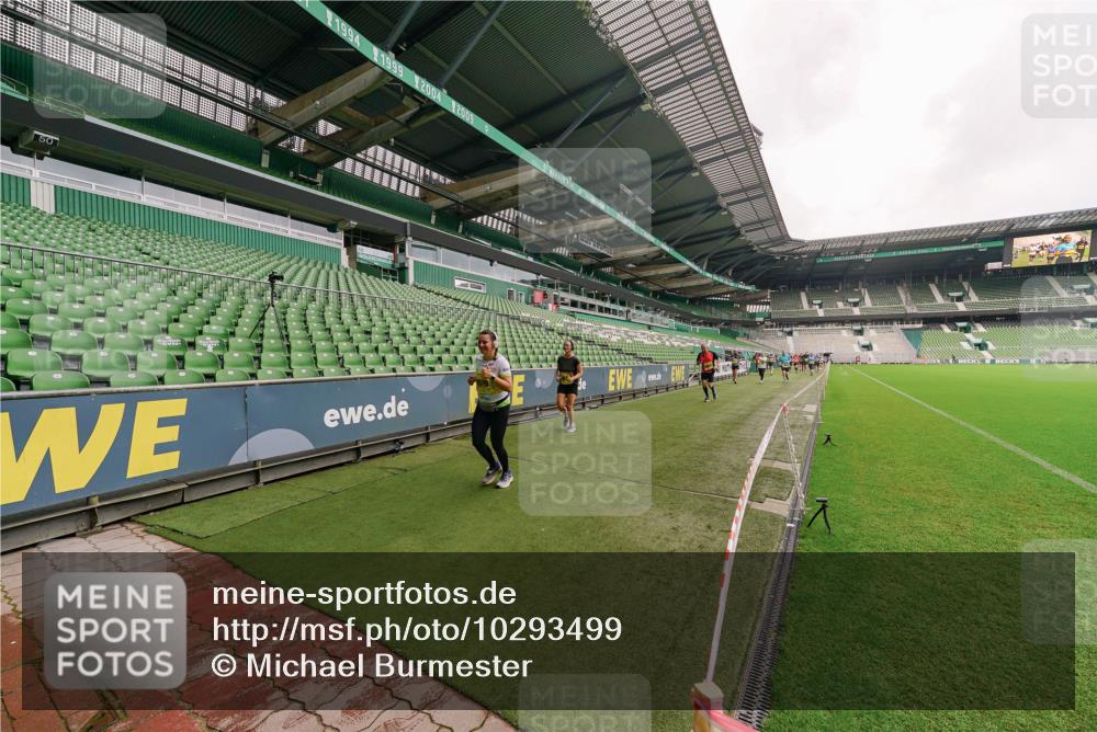 13.09.2026 - 21. swb-Marathon Bremen Michael Burmester http://msf.ph/oto/10293499 13.09.2026 10:32:17 Laufen im Stadion 10067, 10141, 10146, 10203, 10222, 10226, 10227, 10243, 10246, 10249, 10255, 10256, 10284, 10300, 10322, 10365, 10372, 10379, 10383, 10410, 10443, 10448, 10471, 10478, 10479, 10486, 10503, 10517, 10518, 10529, 10540, 10543, 10550, 10555, 10565, 10577, 10579, 10589, 10608, 10610, 10626, 10631, 10646, 10670, 10675, 10684, 10685, 10690, 10703, 10704, 10707, 10708, 10721, 10725, 10728, 10771, 10798, 10821, 10822, 10838, 11350, 11379 meine-sportfotos.de