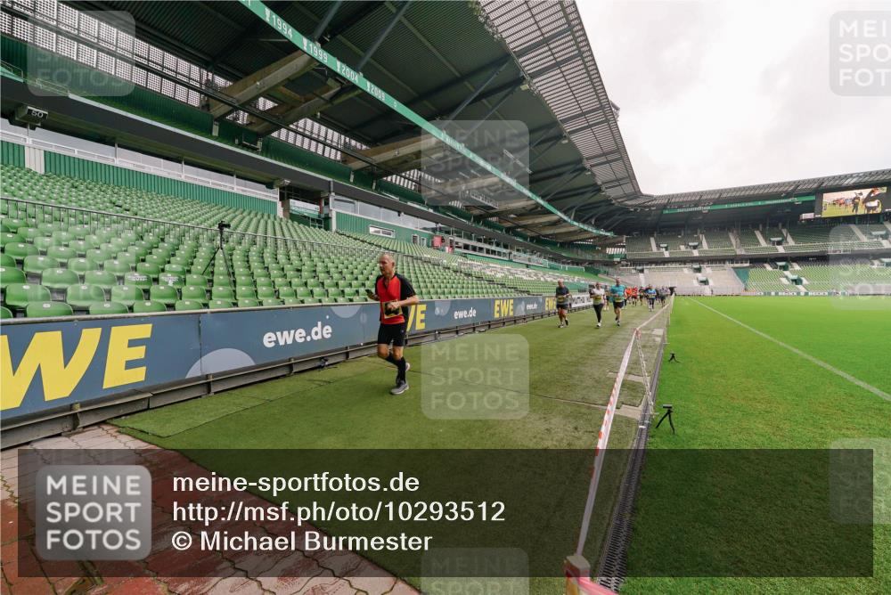 13.09.2026 - 21. swb-Marathon Bremen Michael Burmester http://msf.ph/oto/10293512 13.09.2026 10:32:21 Laufen im Stadion 10067, 10141, 10146, 10166, 10203, 10222, 10226, 10243, 10246, 10249, 10255, 10256, 10284, 10300, 10322, 10365, 10372, 10374, 10379, 10383, 10394, 10410, 10443, 10471, 10478, 10479, 10486, 10494, 10503, 10517, 10518, 10529, 10540, 10543, 10550, 10555, 10565, 10577, 10579, 10589, 10608, 10610, 10626, 10631, 10646, 10670, 10675, 10684, 10685, 10690, 10703, 10704, 10707, 10708, 10721, 10725, 10728, 10771, 10794, 10798, 11350, 11379 meine-sportfotos.de