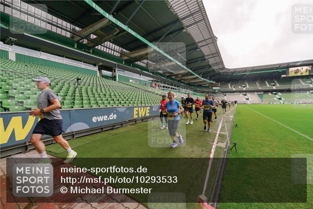 13.09.2026 - 21. swb-Marathon Bremen Michael Burmester http://msf.ph/oto/10293533 13.09.2026 10:32:30 Laufen im Stadion 10067, 10078, 10146, 10166, 10184, 10203, 10211, 10222, 10226, 10243, 10246, 10249, 10255, 10256, 10284, 10300, 10322, 10365, 10372, 10374, 10379, 10383, 10394, 10410, 10443, 10471, 10478, 10479, 10486, 10494, 10503, 10517, 10518, 10529, 10540, 10543, 10550, 10555, 10565, 10577, 10579, 10589, 10608, 10610, 10626, 10631, 10646, 10670, 10675, 10684, 10685, 10690, 10703, 10704, 10707, 10708, 10721, 10725, 10728, 10745, 10771, 10794, 10798 meine-sportfotos.de
