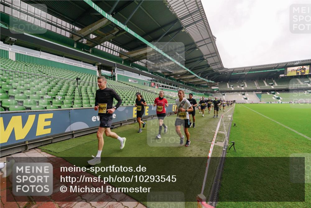 13.09.2026 - 21. swb-Marathon Bremen Michael Burmester http://msf.ph/oto/10293545 13.09.2026 10:32:32 Laufen im Stadion 10067, 10078, 10146, 10166, 10184, 10203, 10211, 10222, 10226, 10243, 10246, 10249, 10255, 10256, 10284, 10300, 10322, 10365, 10372, 10374, 10379, 10383, 10394, 10408, 10410, 10443, 10471, 10478, 10479, 10486, 10494, 10503, 10517, 10518, 10529, 10540, 10543, 10550, 10555, 10565, 10577, 10579, 10589, 10608, 10610, 10626, 10631, 10646, 10670, 10675, 10684, 10685, 10690, 10703, 10704, 10707, 10708, 10721, 10725, 10728, 10745, 10749, 10771, 10794, 10798 meine-sportfotos.de