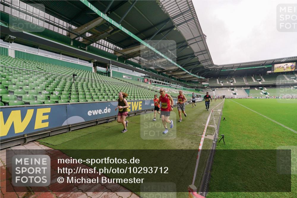 13.09.2026 - 21. swb-Marathon Bremen Michael Burmester http://msf.ph/oto/10293712 13.09.2026 10:33:00 Laufen im Stadion 10018, 10067, 10078, 10166, 10184, 10203, 10211, 10226, 10236, 10243, 10246, 10249, 10255, 10256, 10297, 10300, 10322, 10365, 10372, 10374, 10379, 10383, 10394, 10408, 10410, 10423, 10428, 10443, 10486, 10494, 10503, 10517, 10518, 10529, 10530, 10540, 10543, 10550, 10565, 10578, 10608, 10631, 10646, 10670, 10673, 10675, 10687, 10690, 10703, 10704, 10707, 10721, 10725, 10728, 10745, 10749, 10750, 10771, 10787, 10788, 10794, 10798 meine-sportfotos.de