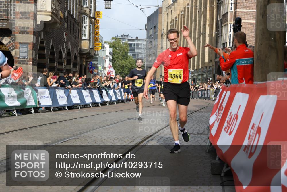 13.09.2026 - 21. swb-Marathon Bremen Strokosch-Dieckow http://msf.ph/oto/10293715 13.09.2026 10:47:11 Ziel 10289, 10445, 10504, 11199, 11212, 11344, 11608, 11661, 11783, 12364, 12375, 10189, 10310, 10319, 10898, 11187, 11269, 11462, 12048, 12195, 12298, 13528, 13545, 13589 meine-sportfotos.de