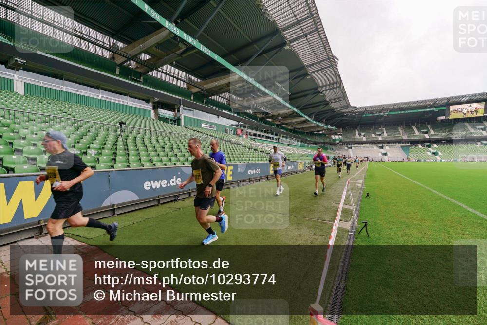 13.09.2026 - 21. swb-Marathon Bremen Michael Burmester http://msf.ph/oto/10293774 13.09.2026 10:33:21 Laufen im Stadion 10018, 10067, 10078, 10166, 10177, 10184, 10203, 10211, 10226, 10236, 10240, 10243, 10246, 10249, 10256, 10297, 10300, 10322, 10355, 10365, 10372, 10374, 10379, 10383, 10394, 10408, 10410, 10415, 10423, 10428, 10443, 10486, 10494, 10517, 10518, 10530, 10540, 10550, 10565, 10578, 10604, 10646, 10668, 10670, 10673, 10675, 10687, 10690, 10691, 10699, 10703, 10707, 10721, 10728, 10745, 10749, 10750, 10771, 10772, 10787, 10788, 10794, 10798, 10857 meine-sportfotos.de