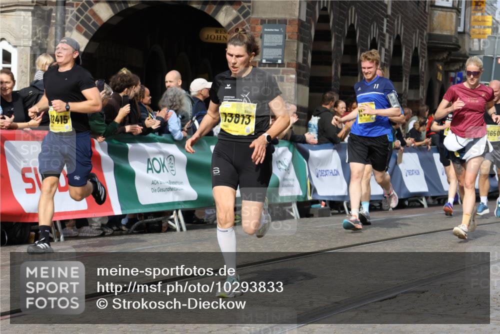 13.09.2026 - 21. swb-Marathon Bremen Strokosch-Dieckow http://msf.ph/oto/10293833 13.09.2026 10:47:17 Ziel 10289, 10445, 10504, 11060, 11199, 11212, 11344, 11608, 11661, 11783, 12364, 12375, 13613, 10189, 10270, 10310, 10807, 10873, 10898, 11269, 11469, 11646, 12195, 12296, 13521, 13528, 13545 meine-sportfotos.de