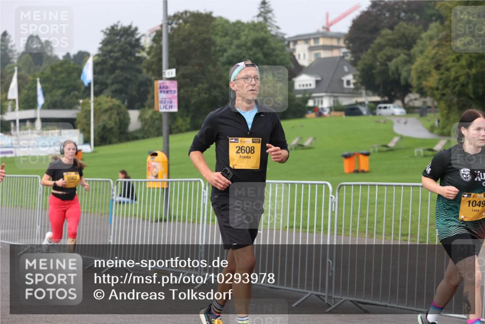 13.09.2026 - Kiel Lauf Andreas Tolksdorf http://msf.ph/oto/10293978 13.09.2026 09:25:31 Kiellinie 5562, 38, 2608, 38, 1049 meine-sportfotos.de