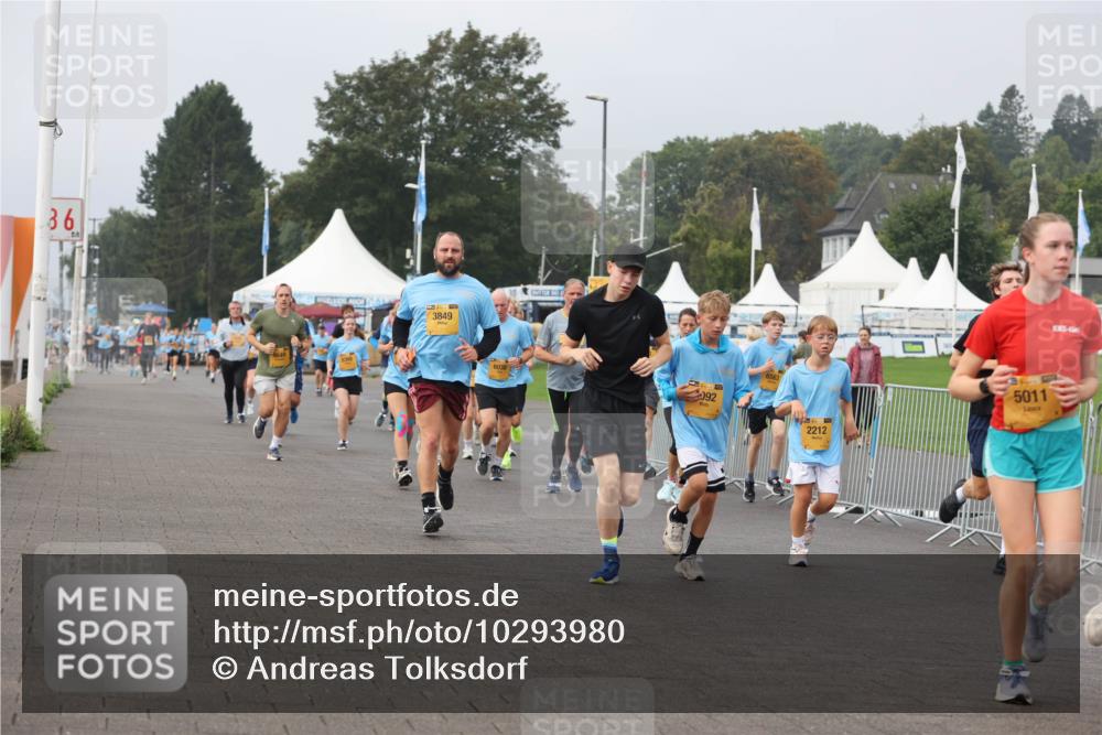 13.09.2026 - Kiel Lauf Andreas Tolksdorf http://msf.ph/oto/10293980 13.09.2026 09:25:34 Kiellinie 36, 3849, 6038, 92, 2212, 5011 meine-sportfotos.de